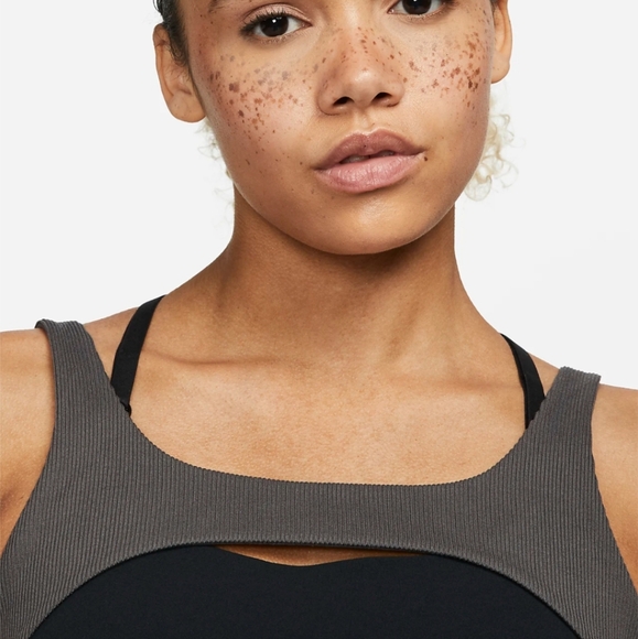 NWT Women's Nike Yoga sports bra - Picture 3 of 6